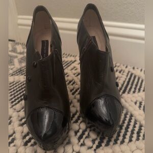 Steven By Steve Madden Black and Dark Brown Heels